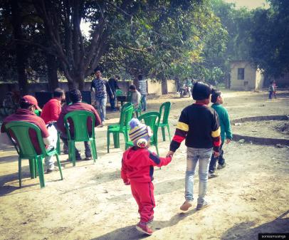 Going round and round on the picnic spot